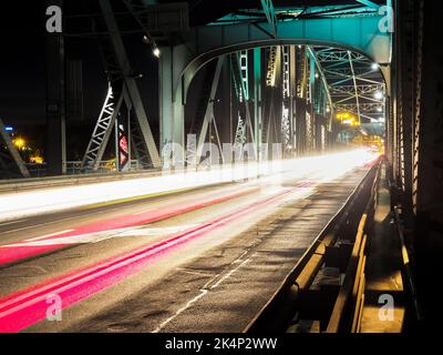 Toruń, Polonia - 6 agosto 2018: Immagini notturne del ponte Vistola Foto Stock