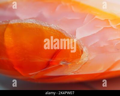 Macro Shot di un grande cuore di Cristallo Carneliano Foto Stock