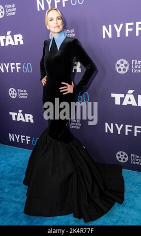 New York, NY - 3 ottobre 2022: Nina Hoss vestito da Christian Siriano partecipa in anteprima al film Tar durante il 60th New Yokr Film Festival ad Alice Tully Hall Foto Stock