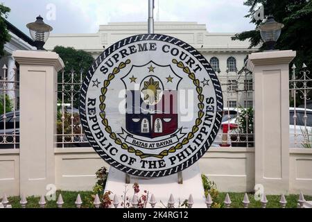 Manila City, NCR, Filippine. 3rd Ott 2022. La Corte Suprema delle Filippine lo mostra enorme sigillo fuori dalle sue porte a Manila City. (Credit Image: © George Buid/ZUMA Press Wire) Foto Stock