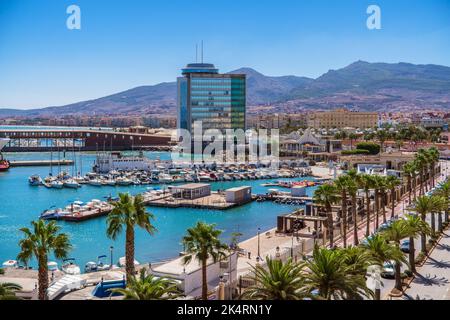 Vista panoramica del porto di Melilla, una città spagnola nell'Africa settentrionale Foto Stock