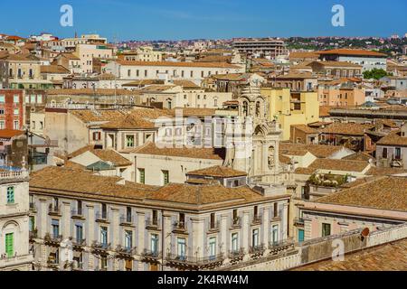 Vista sopraelevata del paesaggio urbano di Catania in Sicilia Italia Foto Stock