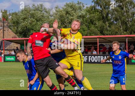 La squadra di calcio più antica del mondo dello Sheffield FC gioca a Glossop North End nel round preliminare della fa Cup 2022-23. Foto Stock