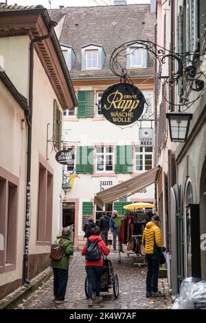 La corsia Buttergasse nella città storica, Friburgo in Breisgau, Baden-Wuerttemberg, Germania. Die Buttergasse in der historischen Altstadt, Friburgo i Foto Stock