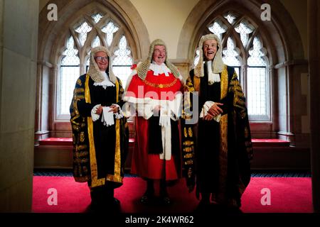 Foto non pubblicata in precedenza datata 03/10/22 di (da sinistra a destra) Sir Geoffrey Vos, Master of the Rolls e Capo della Giustizia civile, Lord Chief Justice of England and Wales - The Right Honourable The Lord Burnett of Maldon and Lord Justice Fulford, Che si sta ritirando, prima della cerimonia di premiazione presso le Royal Courts of Justice nel centro di Londra. Data immagine: Lunedì 3 ottobre 2022. Foto Stock