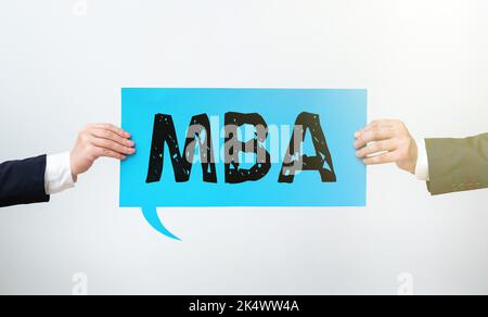 Ispirazione che mostra il segno MBA. Parola scritta su progettato per sviluppare le competenze per le carriere nel business e nella gestione Foto Stock