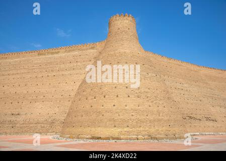 Un frammento del muro della vecchia fortezza di Arca. Bukhara, Uzbekistan Foto Stock