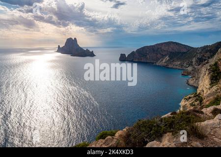 Tramonto a es Vedra da Cap Llentrisca Foto Stock