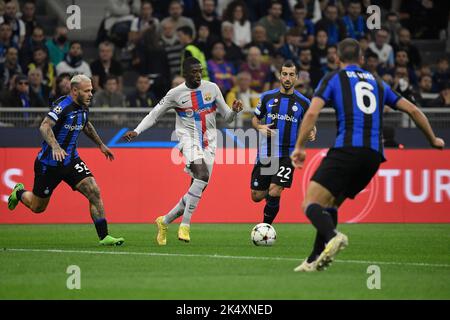 Milano, Italia. 04th Ott 2022. Ousmane Dembele di Barcellona durante la partita di calcio del Champions League Group C tra FC Internazionale e FCB Barcelona allo stadio San Siro di Milano (Italia), 4th ottobre 2022. Foto Andrea Staccioli/Insidefoto Credit: Insidefoto di andrea staccioli/Alamy Live News Foto Stock