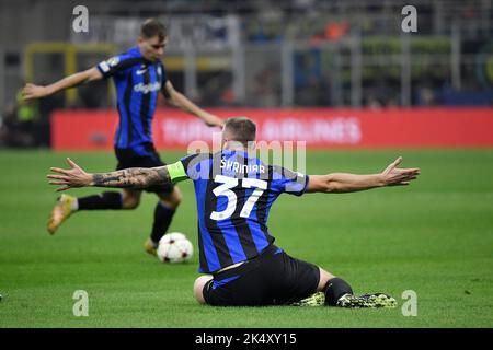 Milano, Italia. 04th Ott 2022. Milano Skriniar del FC Internazionale durante la partita di calcio di Champions League Group C tra FC Internazionale e FCB Barcelona allo stadio San Siro di Milano (Italia), 4th ottobre 2022. Foto Andrea Staccioli/Insidefoto Credit: Insidefoto di andrea staccioli/Alamy Live News Foto Stock