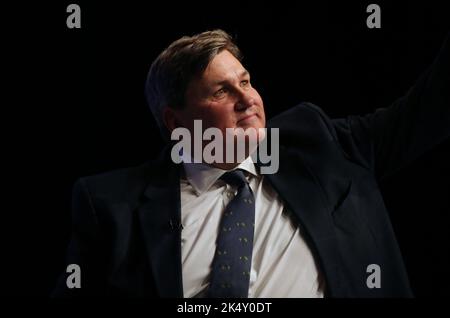 Birmingham, Regno Unito. 4 ottobre 2022. Il Segretario all'Istruzione Kit Malthouse interviene durante la conferenza annuale del Partito conservatore presso l'International Convention Centre di Birmingham. Data immagine: Lunedì 4 ottobre 2022. Credit: Isabel Infantes/Empics/Alamy Live News Foto Stock