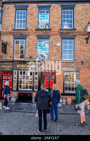 Il pub storico di Blind Jacks al mercato, Knaresborough, Yorkshire, Inghilterra, Foto Stock