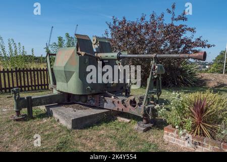 Una pistola antiaerea Bofors del 40mm della seconda guerra mondiale in esposizione da Fort Amherst, sul fiume Medway a Chatham, Kent, Regno Unito. Foto Stock