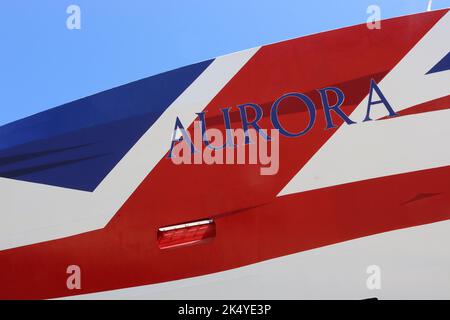 La nave da crociera P&o Aurora, decorata con un'azienda stilizzata Union Jack dipinta sul suo arco. Foto Stock