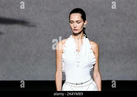 Parigi, Francia. 04th Ott 2022. PISTA CHANEL SS23 durante la settimana della moda di Parigi il 2022 ottobre - Parigi, Francia. 04/10/2022 Credit: dpa/Alamy Live News Foto Stock