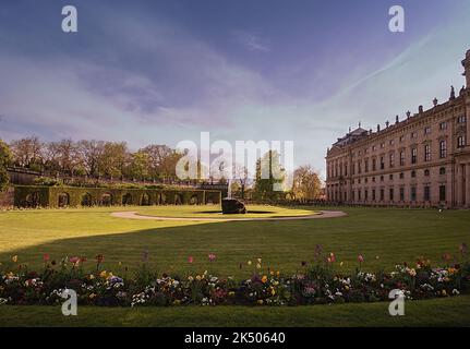 Hofgarten mit Residenz in Würzburg Foto Stock