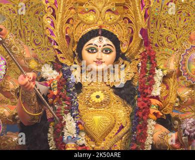 Idol di Dunga godess durante il festival durga puja del Bengala Occidentale, India Foto Stock