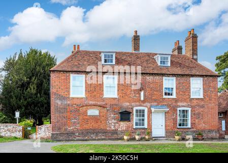 Chawton, Hampshire; 4 ottobre 2022 - una vista esterna della casa di Jane Austens a Chawton, Hampshire, Regno Unito. Foto Stock