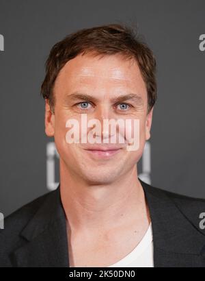 Amburgo, Germania. 04th Ott 2022. L'attore Lars Eidinger viene alla chiamata fotografica del film 'Lars Eidinger - essere o non essere' al passaggio Kino come parte del Filmfest Amburgo 30th. Credit: Marcus Brandt/dpa/Alamy Live News Foto Stock