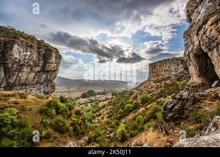 Vista panoramica del paesaggio montano nel Serranía de Cuenca, Spagna Foto Stock