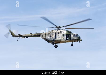 MIL MI-171s Military Transport Helicopter della Czech Air Force dimostra al RAF Fairford come parte del Royal International Air Tattoo Foto Stock