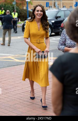 Londra, Regno Unito. 05th Ott 2022. Ottobre 5th, 2022. Guildford, Regno Unito. La Principessa del Galles visita l'unità di maternità Royal Surrey County HospitalÕs per conoscere il sostegno olistico che fornisce alle donne incinte e alle nuove madri per garantire loro la migliore assistenza possibile durante e oltre le loro gravidanze. Credit: Doug Peters/Alamy Live News Foto Stock