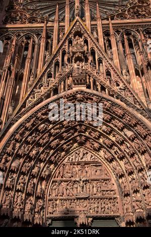 Cattedrale di Strasburgo Cattedrale di Notre-Dame Alsazia Francia Cattedrale di Strasburgo o la Cattedrale di nostra Signora di Strasburgo (francese: Cathédrale Notre-Dame de Strasb Foto Stock
