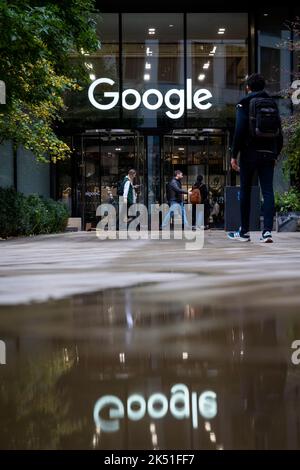 Londra, Regno Unito. 5 ottobre 2022. L'esterno dell'attuale edificio della sede centrale britannica di Google a King's Cross. Gli ultimi conti di Google UK mostrano che il personale ha guadagnato in media più di £385.000 dollari ciascuno nei 18 mesi fino alla fine di dicembre 2021, con un fatturato di 3,4bn milioni di sterline e 1,1bn milioni di dollari di profitti al lordo delle imposte nei 18 mesi fino alla fine di dicembre 2021. La società, che ha riportato un anno e mezzo di risultati finanziari dopo aver spostato il periodo contabile dalla fine di giugno al dicembre dello scorso anno, ha pagato 200m sterline in tasse sulle società britanniche. Credit: Stephen Chung / Alamy Live News Foto Stock