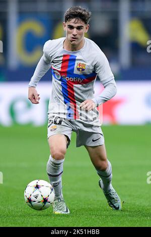 Milano, Italia. 04th Ott 2022. Gavi del FC Barcelona durante la partita di Stage della UEFA Champions League Group tra il FC Internazionale e il FC Barcelona allo Stadio San Siro, Milano, Italia, il 4 ottobre 2022. Credit: Giuseppe Maffia/Alamy Live News Foto Stock