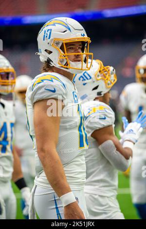 Justin Herbert (10) prima della NFL Football Game tra i Los Angeles Chargers e gli Houston Texans domenica, o Foto Stock