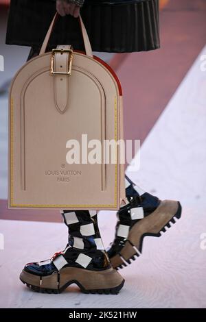 Scarpe Louis Vuitton primavera estate 2022: foto e prezzi