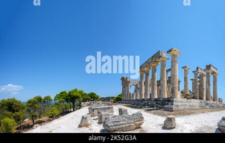 Rovine del Tempio di Aphaia, Egina, Isole Saroniche, Grecia Foto Stock