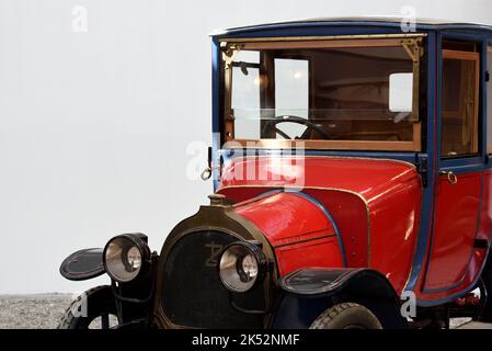 Francia, Alto Reno, Mulhouse, Museo Nazionale dell'Automobile - Collezione Schlumpf, Zedel car, Coupé Docteur tipo C1, 1911, fabbricato a Pontarlier Foto Stock