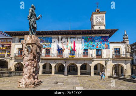 Spagna, provincia di Biscaglia (Bizkaia), Guernica (o Gernika-Lumo), sosta sul Camino del Norte, itinerario di pellegrinaggio spagnolo a Santiago de Compostela, a U. Foto Stock