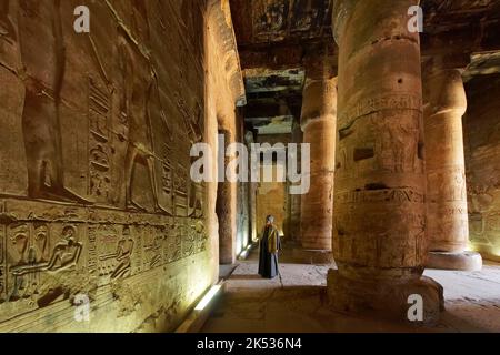 Egitto, Medio Egitto, Valle del Nilo, Abydos, tempio di Seti 1, la prima sala ipostile Foto Stock