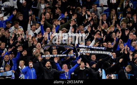 Manchester, Inghilterra, 5th ottobre 2022. Tifosi di Copenaghen durante la partita della UEFA Champions League all'Etihad Stadium, Manchester. L'immagine di credito dovrebbe essere: Andrew Yates / Sportimage Foto Stock
