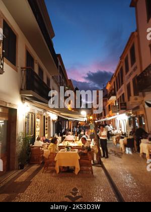 strade di madeira, marina a madeira funchal, funchal madeira, cr7.ronaldo statua a madeira funchal, marina, marina funchal madeira, madeira marina.cafe Foto Stock