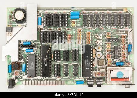 Scheda madre Green PCB dello spettro 1982 Sinclair ZX [numero due 16k]. Per i primi computer. computer domestici, elettronica popolare, computer britannici. Foto Stock