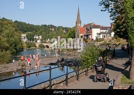 Llangollen e River Dee, Denbighshire, Galles Foto Stock