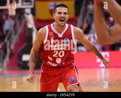 Andrea Cinciarini (Reggio), BCL Group B, Telekom cesti Bonn vs Unahhotels Reggio Emilia, Bonn, Germania. 05th Ott 2022. Cupola Telekom. Credit: Juergen Schwarz/Alamy Live News Foto Stock