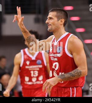 Andrea Cinciarini (Reggio), BCL Group B, Telekom cesti Bonn vs Unahhotels Reggio Emilia, Bonn, Germania. 05th Ott 2022. Cupola Telekom. Credit: Juergen Schwarz/Alamy Live News Foto Stock