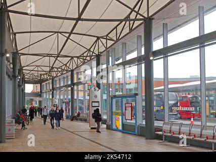 Stazione degli autobus e interscambio di Wolverhampton, Wolverhampton, West Midlands, Inghilterra, Regno Unito, WV1 1LD Foto Stock