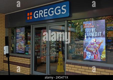 Ggreggs Outlet presso Stafford North Services, M6, Staffordshire, Inghilterra, Regno Unito Foto Stock