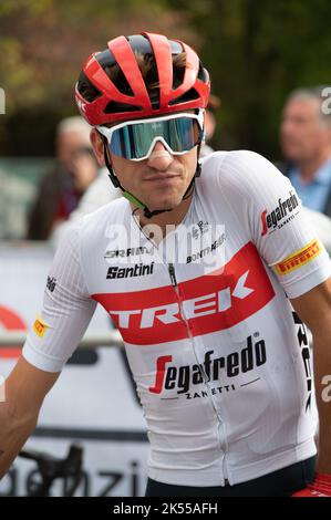 Giulio Ciccone, team Trek-Segafredo durante tre Valli Varesine, Ciclismo di strada a Busto Arsizio, Italia, ottobre 04 2022 Foto Stock