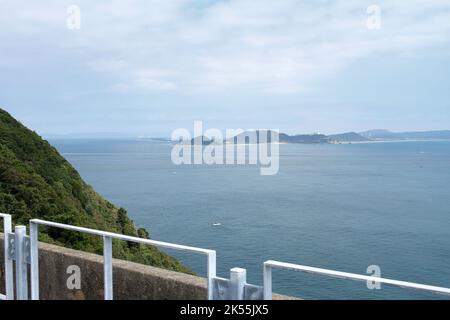 Irago, Aichi, Giappone, 2022/24/09 - Kami-shima è un'isola abitata situata nella baia di ISE, al largo della costa orientale del centro di Honshu, Giappone. Viene amministrato Foto Stock