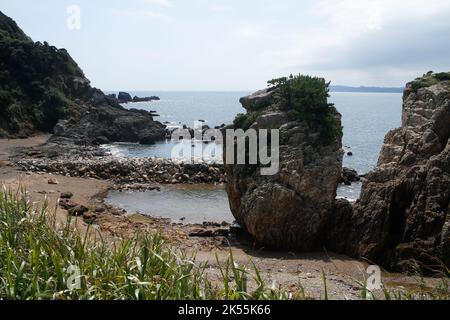 Irago, Aichi, Giappone, 2022/24/09 - Kami-shima è un'isola abitata situata nella baia di ISE, al largo della costa orientale del centro di Honshu, Giappone. Viene amministrato Foto Stock