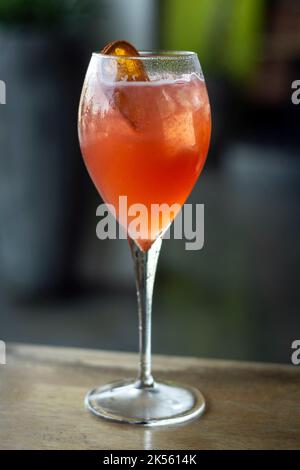 Blood Orange e Prosecco Spritzer cocktail Mimosa Foto Stock