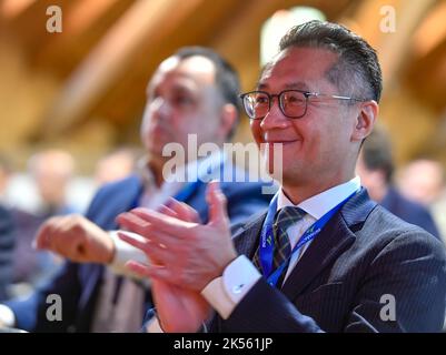 Telc, Repubblica Ceca. 06th Ott 2022. Conferenza internazionale sulla sicurezza informatica tenuta sotto l'egida della presidenza ceca dell'UE, evento a cui parteciperanno 130 esperti dell'UE e di altri paesi e indirizzato dal presidente del Senato Milos Vytrcil, nella foto, dal ministro dello sviluppo regionale Ivan Bartos, dal ministro degli Affari dell'UE Mikulas Bek e dal governatore della regione di Vysocina Vitezslav Schrek a Telc, Repubblica Ceca, 6 ottobre 2022. Taiwan - Taipei Ufficio economico e culturale Capo della Missione Liang-Ruey KE. Credit: Lubos Pavlicek/CTK Photo/Alamy Live News Foto Stock