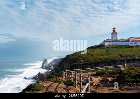 Cabo da Roca linea costiera con faro Foto Stock