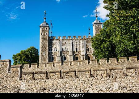 Londra, Inghilterra, Regno Unito - 24 agosto 2022 : Vista della Torre di Londra Foto Stock